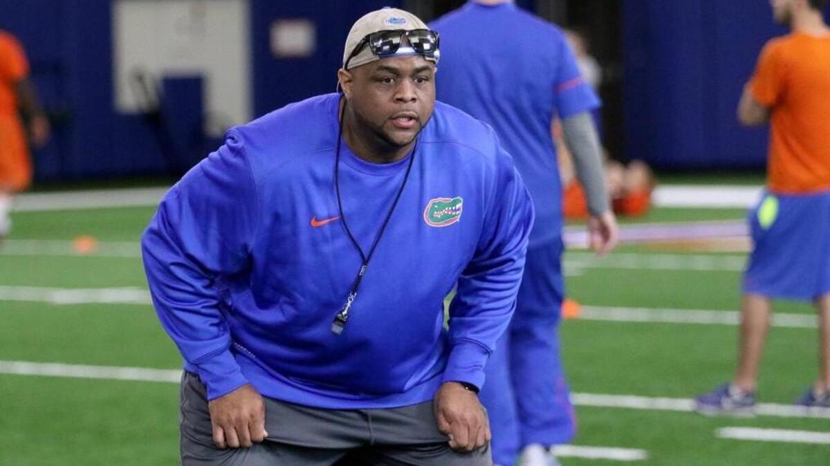 Brad Davis, who wasn’t retained during Florida’s recent head-coaching transition to Dan Mullen, has been hired to coach the Missouri Tigers’ offensive line.