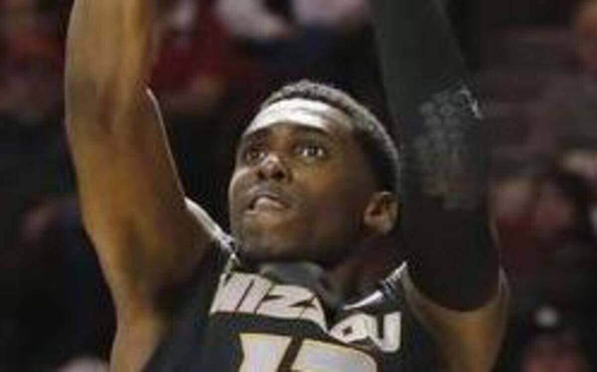 
Missouri freshman guard Montaque Gill-Caesar (right) missed the Tigers’ first meeting against Kentucky because of back spasms.
