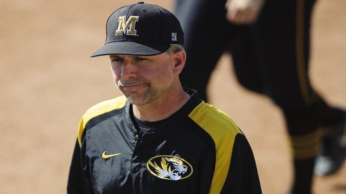 Missouri softball coach Ehren Earleywine