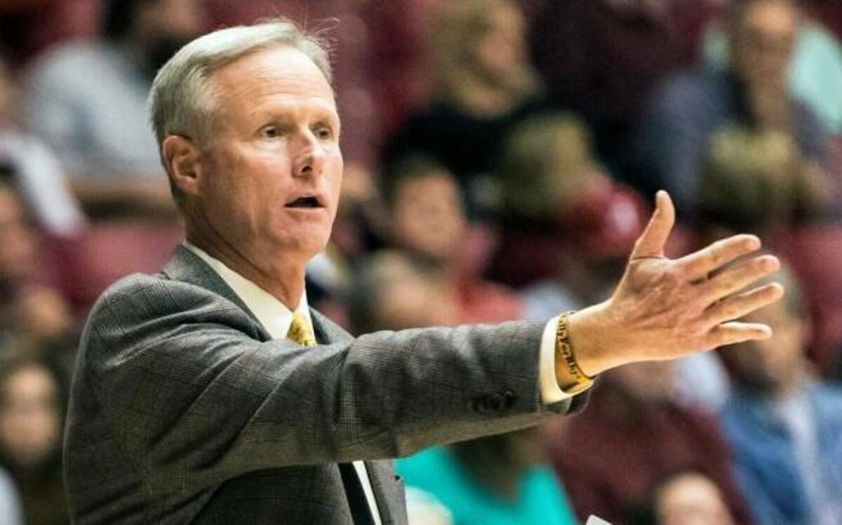 Coach Kim Anderson and Missouri are off to their worst start in conference play since Bob Vanatta’s 1965-66 squad opened Big Eight play with 11 consecutive losses.