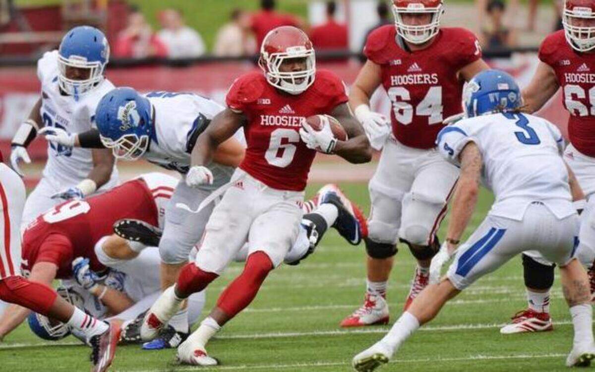 
Indiana running back Tevin Coleman (center) carried the ball against Indiana Indiana State last month.
