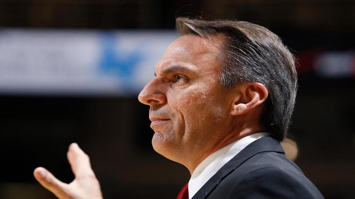
 Former Arkansas-Little Rock coach Steve Shields will join Missouri coach Kim Anderson’s staff to assist with non-coaching duties.


