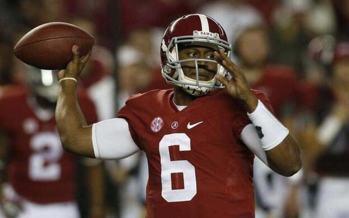 
Alabama quarterback Blake Sims 
