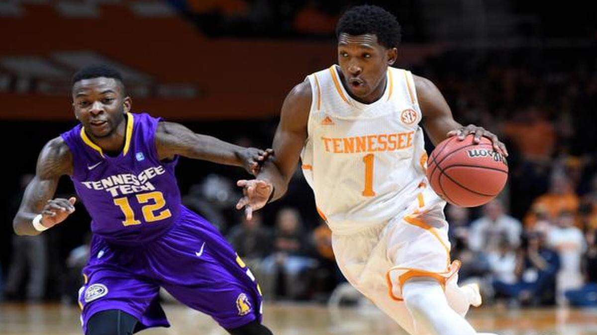 
Tennessee guard Josh Richardson (right).
