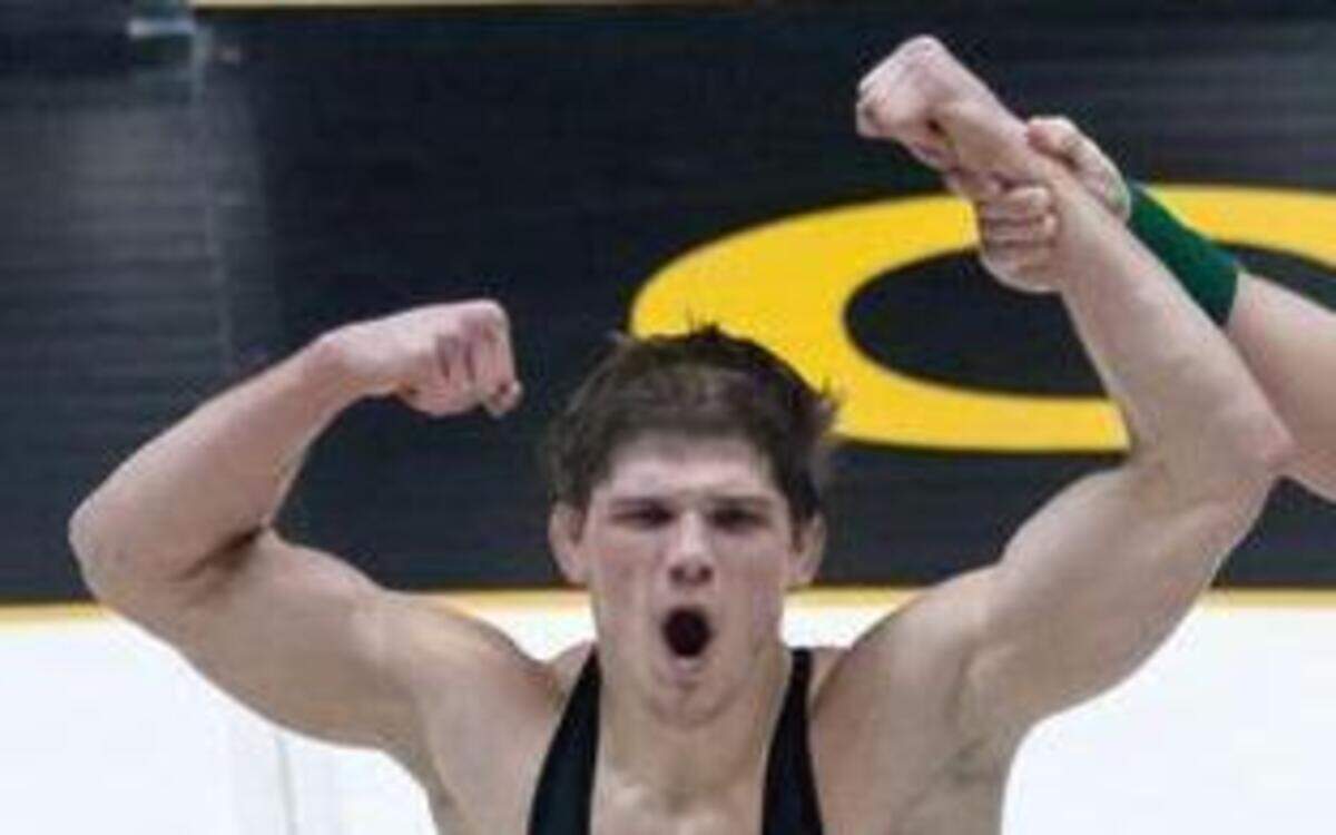
Drake Houdashelt became the first four-time conference champion in MU history when he won the 149-pound class Sunday at the Mid-American Conference championships in Columbia.

