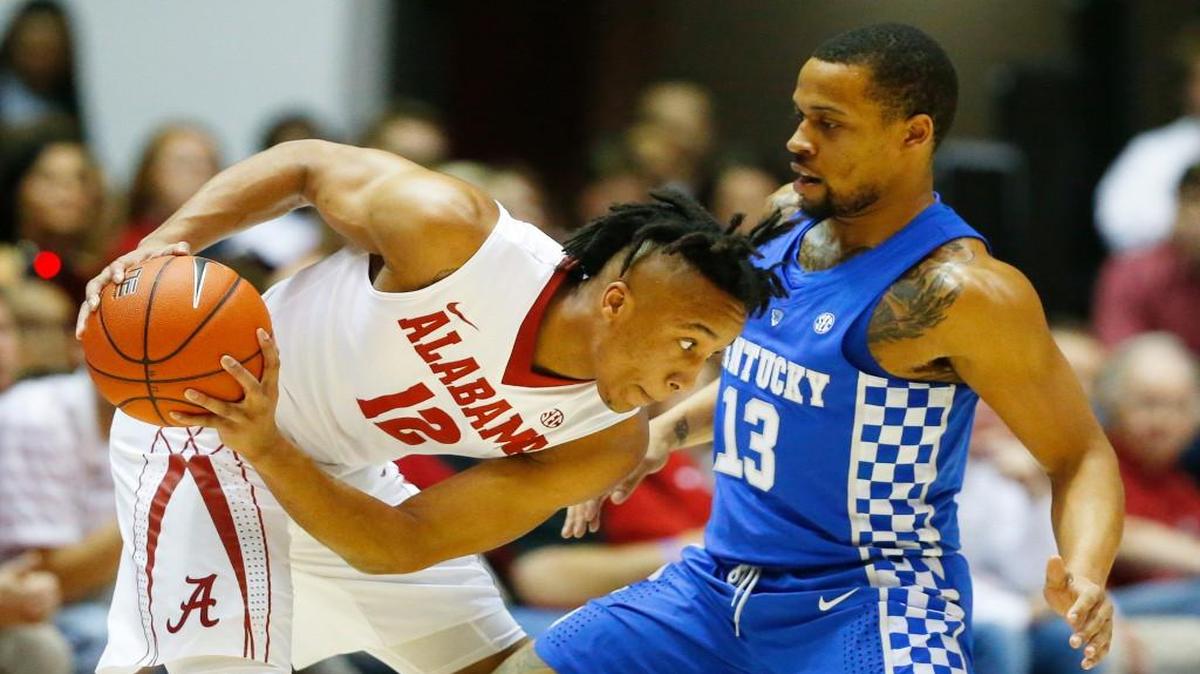 Alabama guard Dazon Ingram (left) looked for an outlet as Kentucky guard Isaiah Briscoe defended during a game earlier this month.