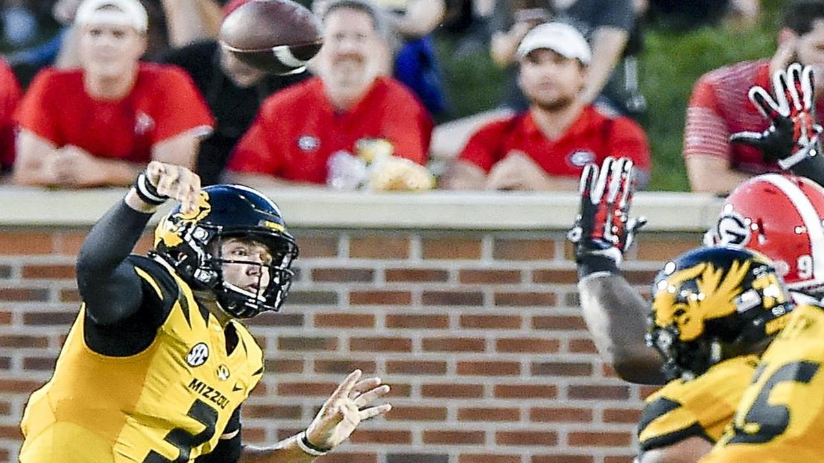 Missouri Tigers quarterback Drew Lock