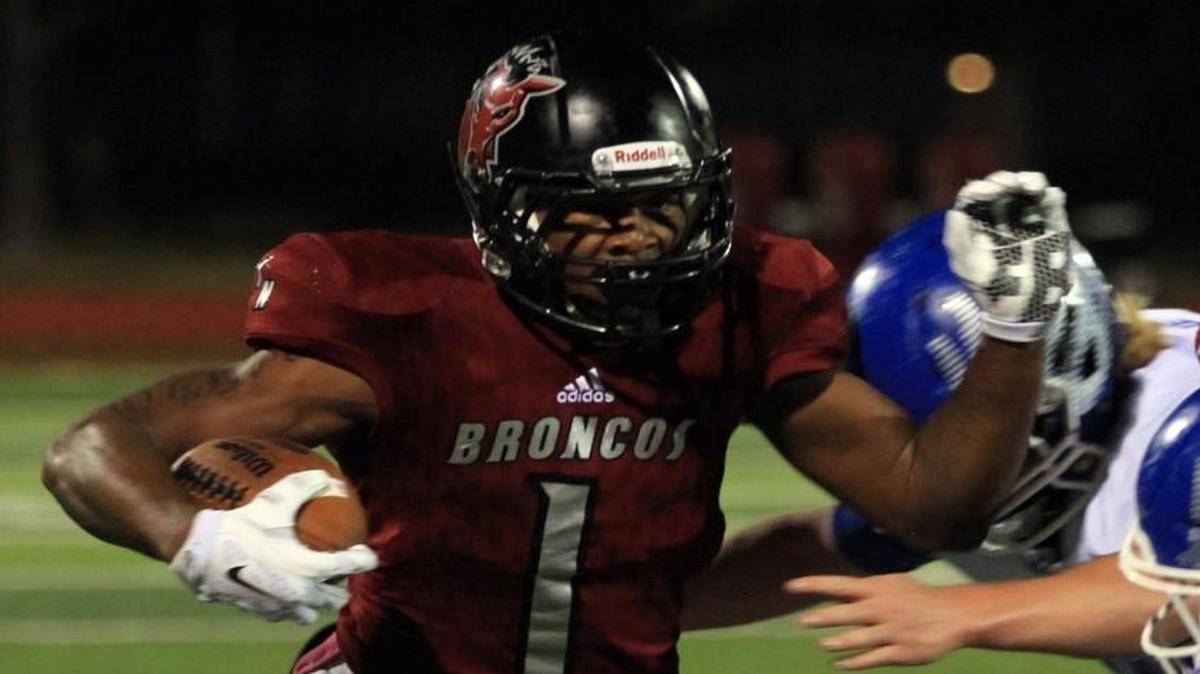 Da’Ron Davis playing last season for Lee’s Summit North.