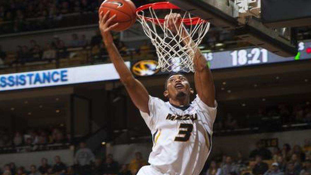 
Sophomore forward Johnathan Williams III has learned to be more assertive on the court, which has allowed him to emerge as a leader for a young Missouri Tigers team. Williams has scored at least 15 points with at least eight rebounds in each of the last seven games, averaging 17.1 points and nine rebounds.
