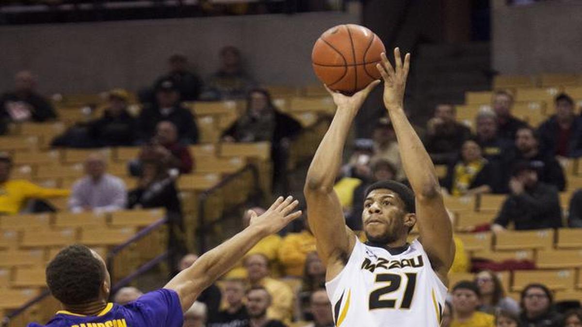 Jordan Barnett (right) has stepped up his play the last two games for Missouri.