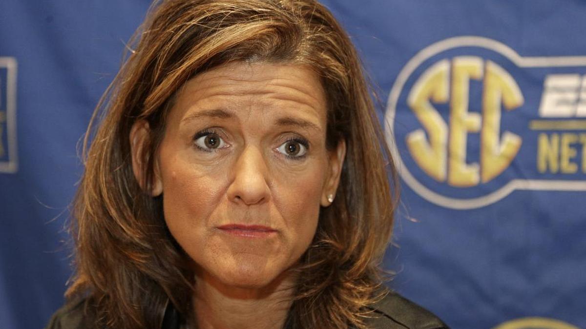 Missouri head coach Robin Pingeton