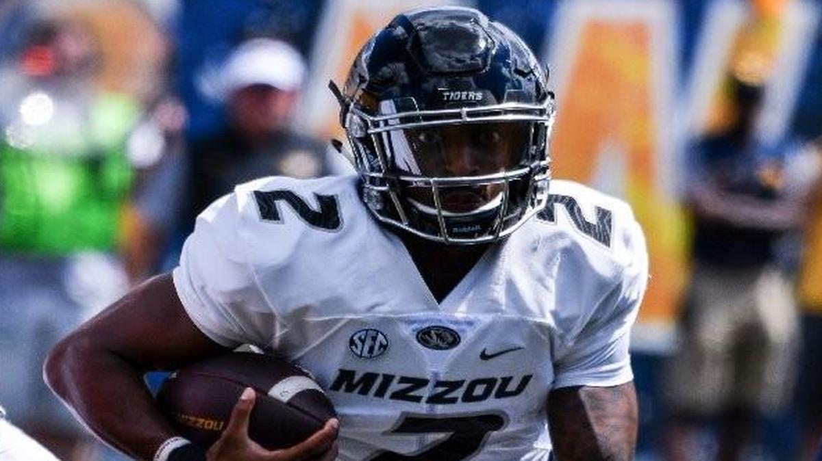 Missouri backup quarterback Marvin Zanders ran the ball against West Virginia in Saturday’s game in Morgantown, W. Va.