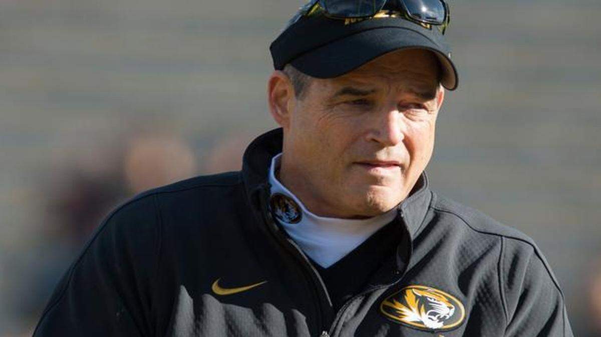 
“I’m indebted to him forever. … He’s had a tremendous influence on me,” Missouri coach Gary Pinkel says of Don James, with whom he spent 17 seasons as a player or assistant coach, including seven years as Washington’s offensive coordinator from 1984-1990.
