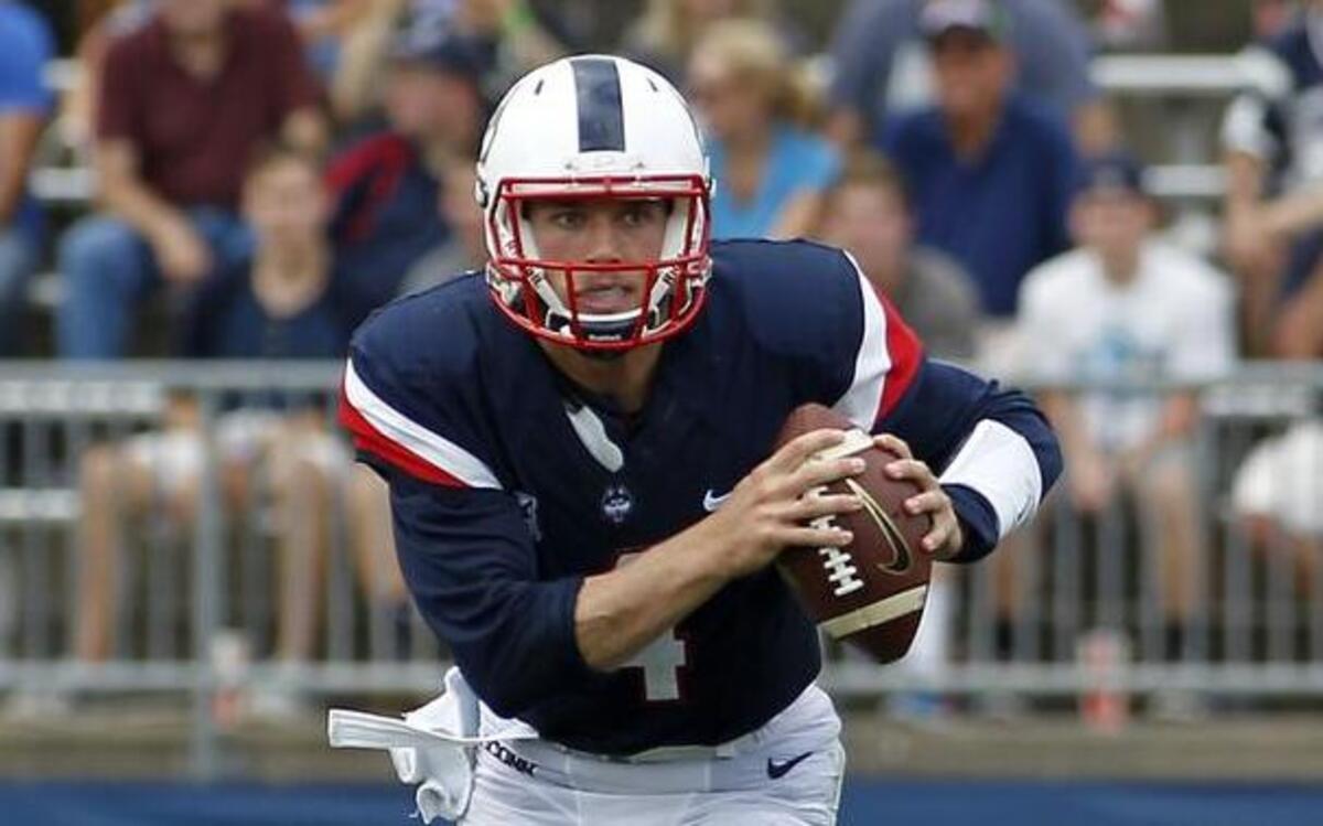 
Connecticut quarterback Bryant Shirreffs 
