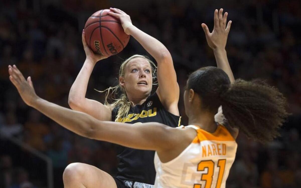 Missouri’s Sophie Cunningham (left) has been chosen ESPNW national women’s college basketball player of the week.