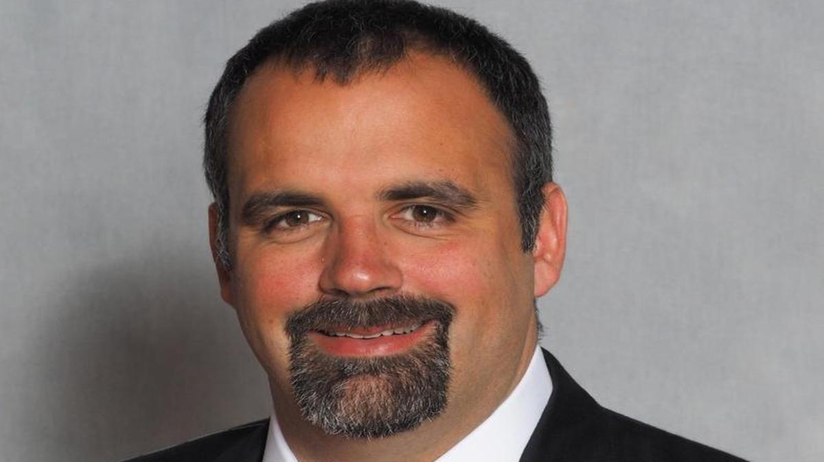 Missouri offensive line coach Glen Elarbee