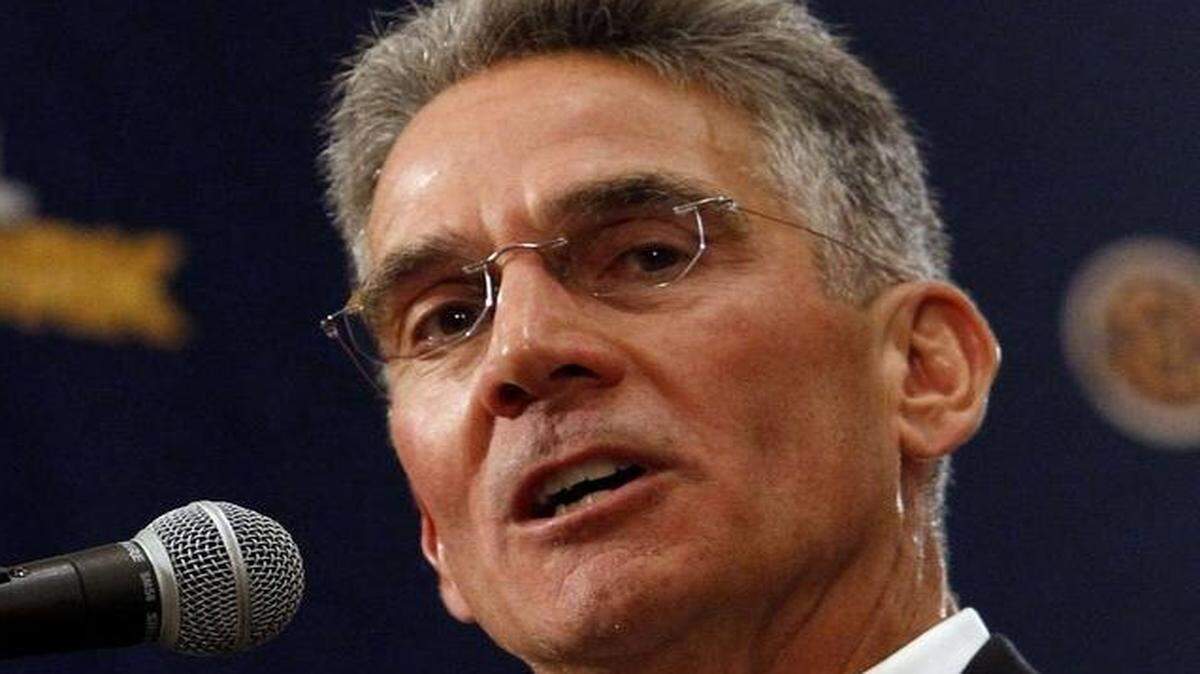 
Missouri athletic director Mike Alden was among those inducted into the Missouri Sports Hall of Fame on Sunday, but he said the honor was far bigger than him. “A recognition like this — if you think about all the great student-athletes we have at Mizzou, coaches, staff and all the things that they’re doing — I look at this as a reflection of all of them and the great things that they’re doing,” he said.
