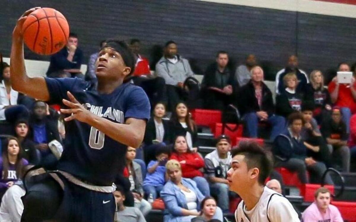 Richland High School’s CJ Roberts (0) is a four-star point guard prospect and ranked No. 98 overall in the country by Rivals. He signed with the Tigers in November.