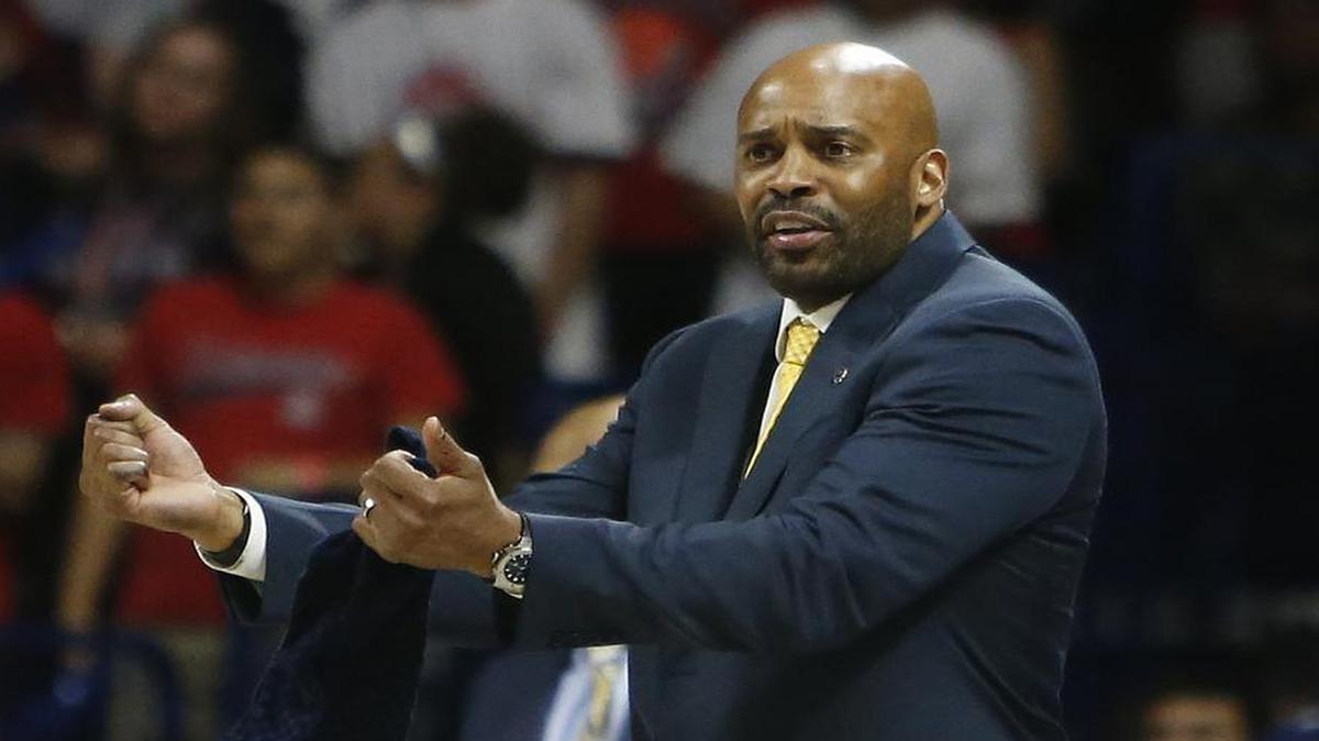 New Missouri basketball coach Cuonzo Martin picked up another 2018 commitment Monday when former Illinois-Chicago player K.J. Santos announced on Twitter that he will transfer to MU after spending the upcoming season at Tallahassee (Fla.) Community College.