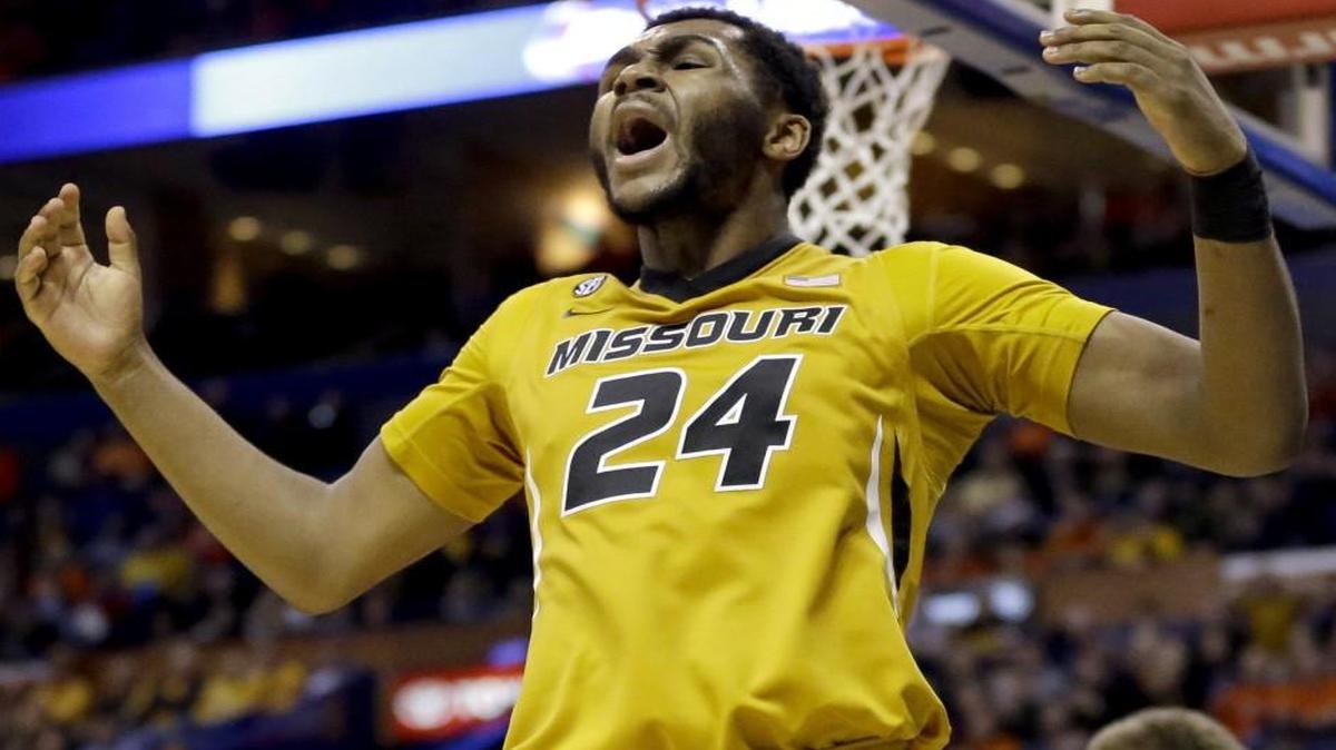 Missouri forward Kevin Puryear reached 200 points in his 18th career game, tying Kelly Thames as the sixth-fastest freshman to that plateau in program history.