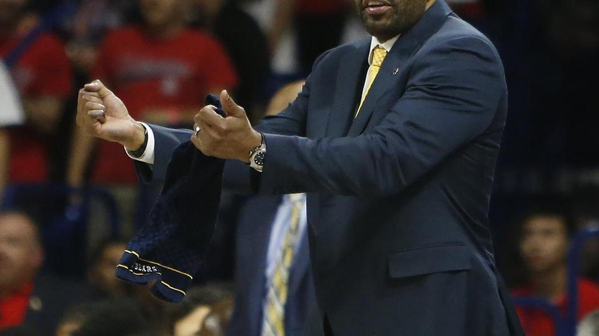 California coach Cuonzo Martin gestured on the sideline during the second half of a game against Arizona, Thursday, March 3, 2016, in Tucson, Ariz. Martin will be formally introduced as Missouri’s coach on Monday.