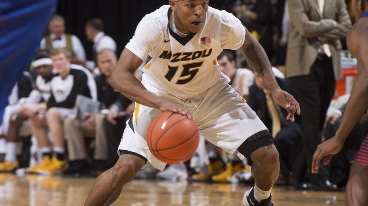 Missouri’s Wes Clark dribbled against Savannah State.