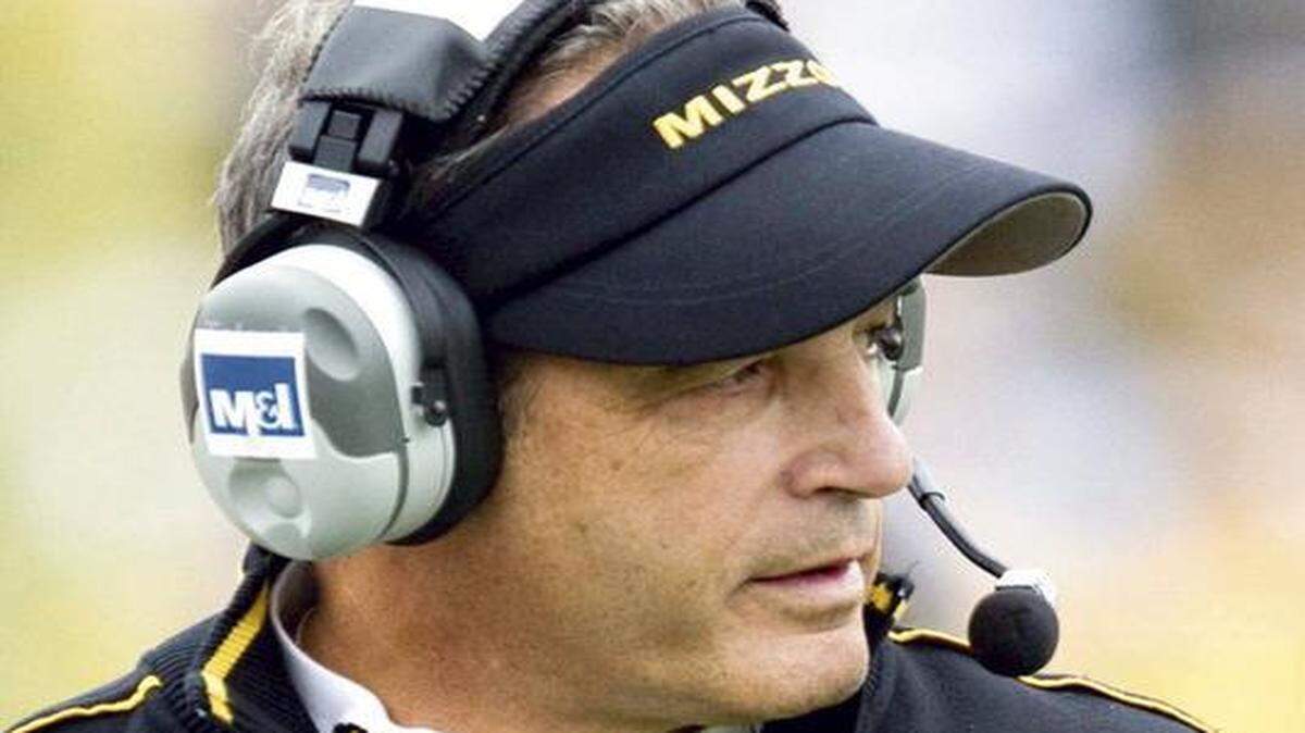 
“We’re just looking at him, that’s all we’re doing …,” Tigers coach Gary Pinkel said when asked whether the move of redshirt freshman cornerback Raymond Wingo to slot receiver was a permanent change. “It’s not unusual. We try to do that occasionally with some players just so we get a pretty good evaluation.”

