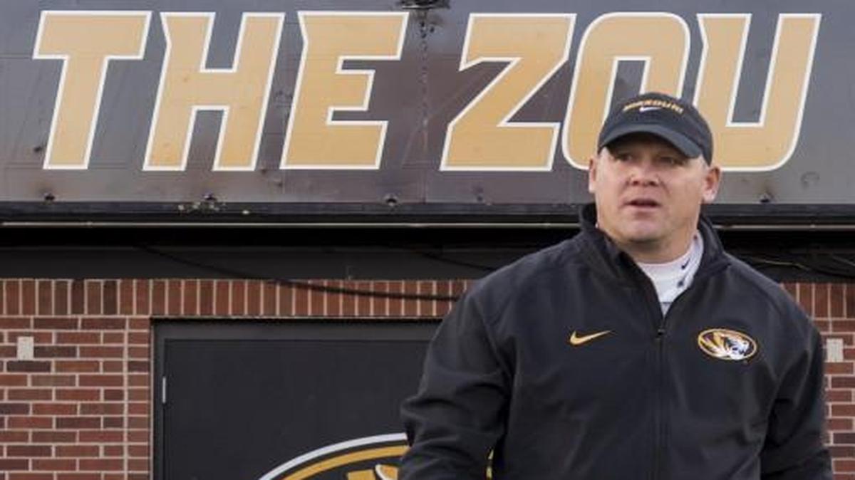 Missouri on Saturday landed its first football commitment under new head coach Barry Odom when Marvin Terry, a defensive end at South Oak Cliff High School in Dallas, committed to the Tigers