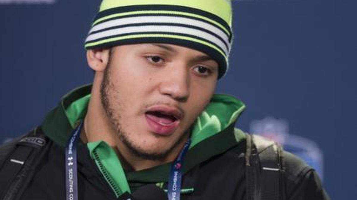 
Missouri defensive lineman Shane Ray talked with reporters during a news conference at the NFL Combine at Lucas Oil Stadium in Indianapolis on Saturday.
