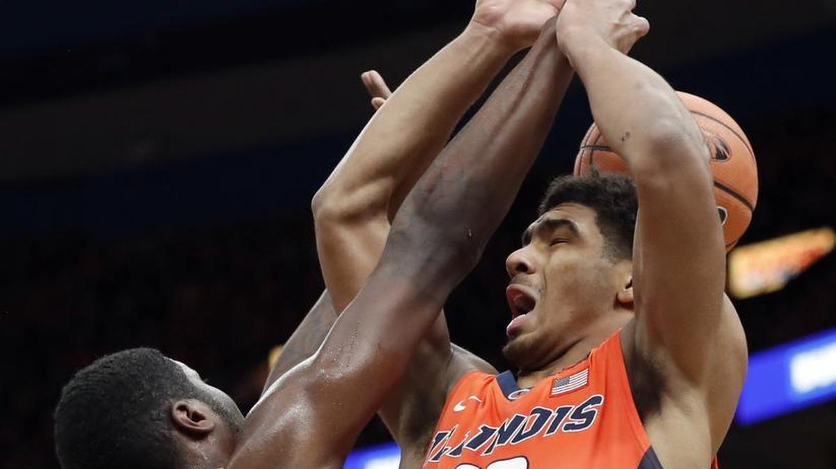 Mark Smith (right), who played against Missouri last season at Illinois,  has committed to play for the Tigers.
