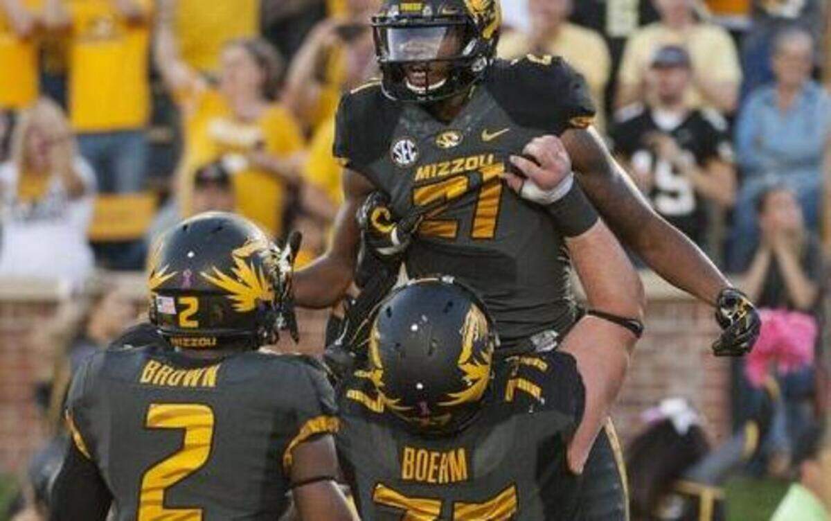 
Missouri junior center Evan Boehm gave wide receiver Bud Sasser a lift in the Vanderbilt game, and Boehm and his linemates have given the offense a boost in recent games.
