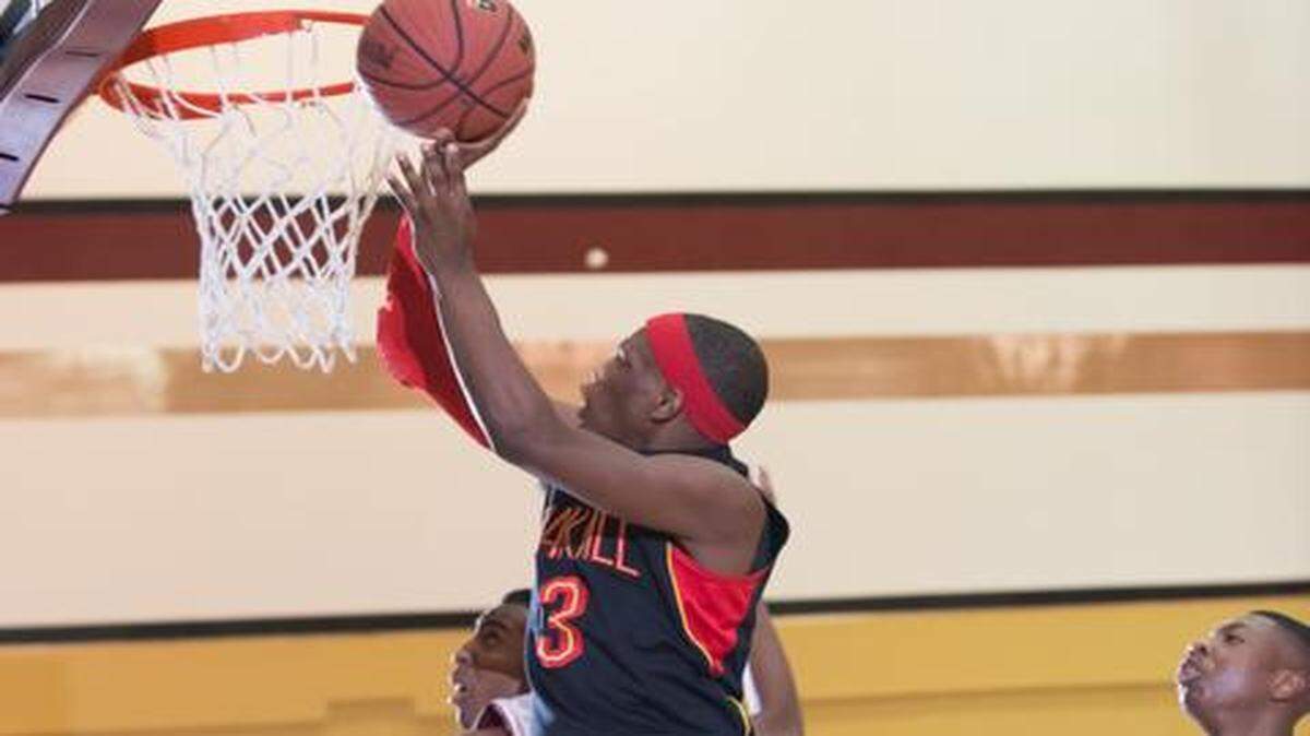 
Missouri on Saturday night picked up a commitment from Oak Hill (Va.) Academy point guard Terrence Phillips (3), the younger brother of Detroit Pistons guard Brandon Jennings. He was in Columbia on an official visit and watched the Tigers knock off Lipscomb 72-60.

