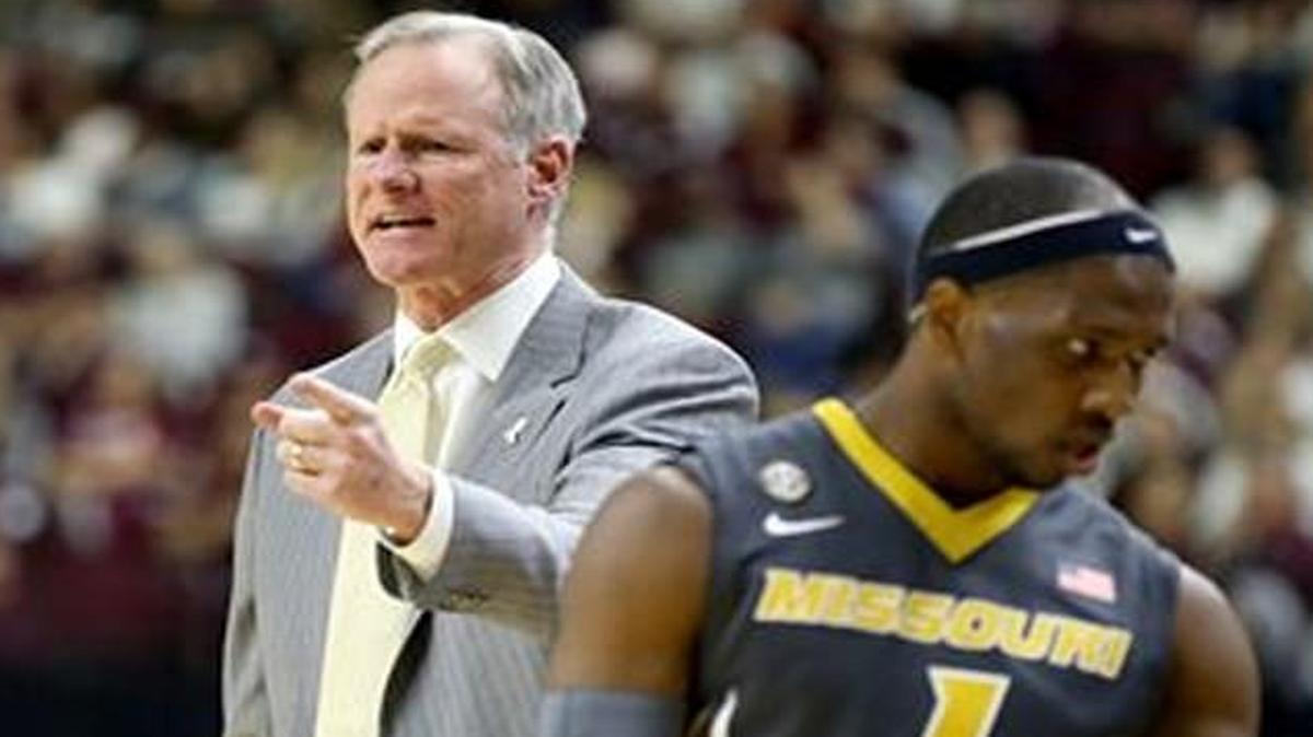Missouri coach Kim Anderson discussed a call with a referee in the first half of Saturday’s game against Texas A&M in College Station, Texas.