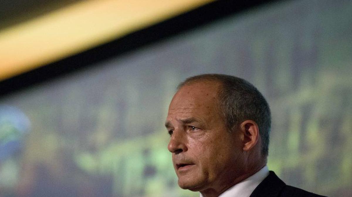 
Missouri coach Gary Pinkel may have options are right tackle.
