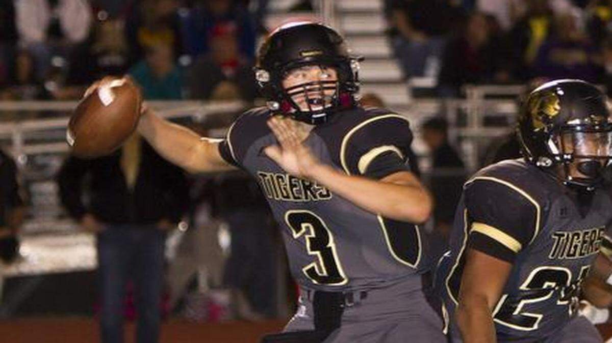 
Lee’s Summit’s quarterback Drew Lock is Rivals’ top-ranked player in Missouri.


