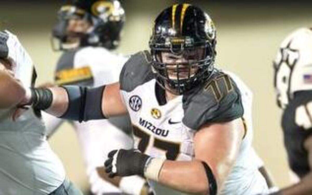
Missouri Tigers center Evan Boehm (77) 
