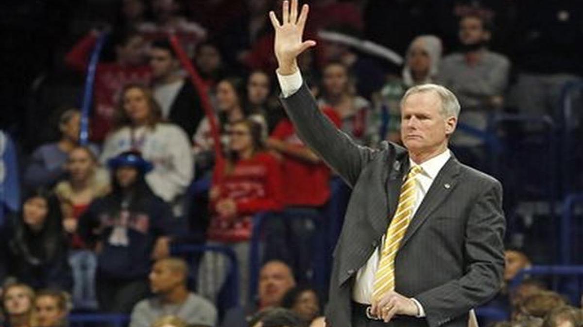 Missouri head coach Kim Anderson calls in the play against Arizona during the second half of an NCAA college basketball game, Sunday, Dec. 13, 2015, in Tucson, Ariz. (AP Photo/Rick Scuteri)