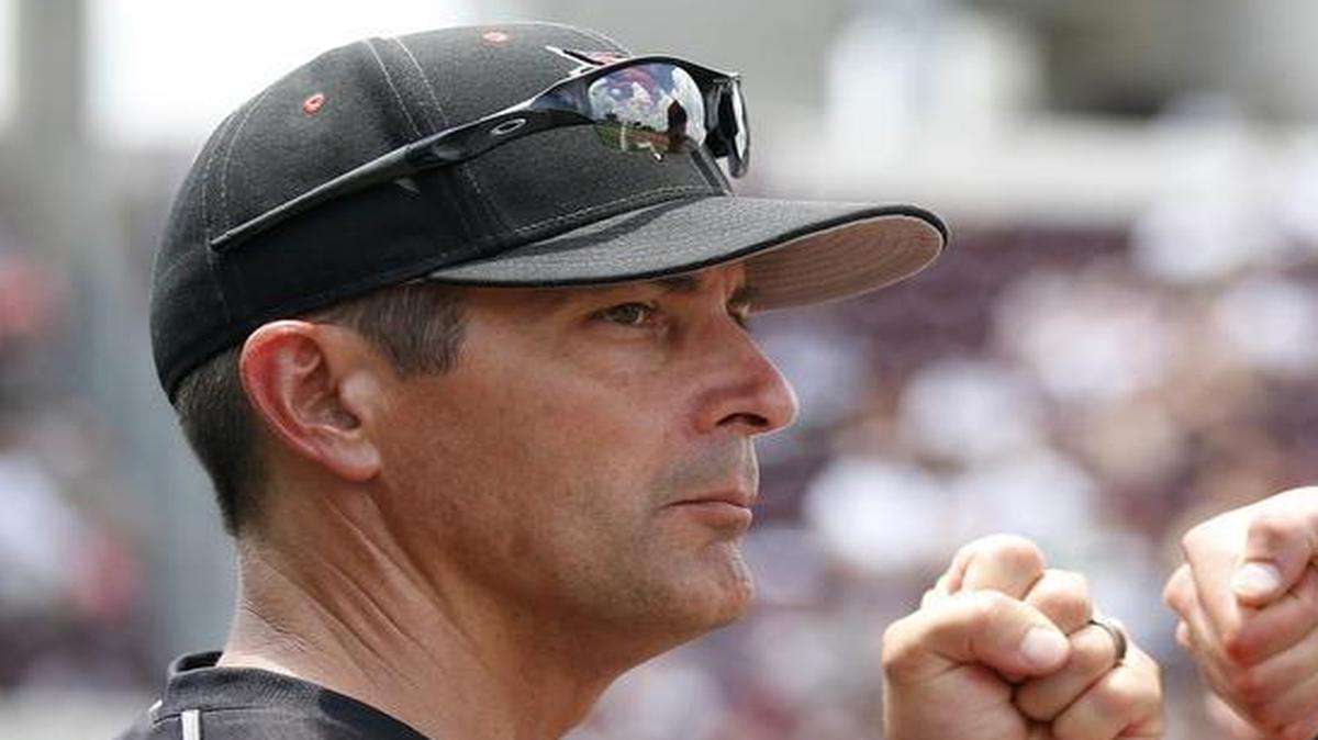 New Missouri coach Steve Bieser (left).