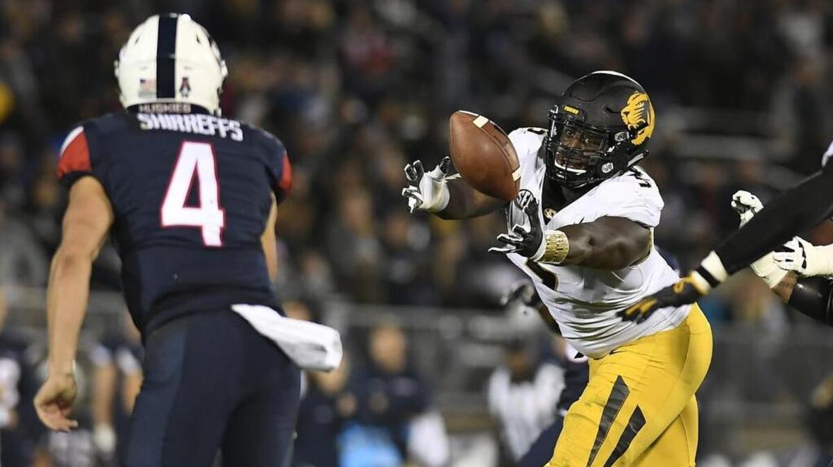 Missouri defensive lineman Terry Beckner Jr. deflected a pass against Connecticut on Saturday.