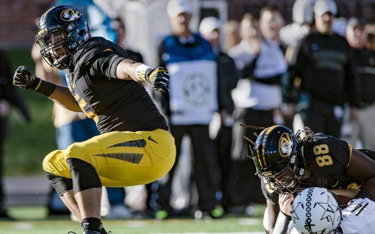 Missouri defensive lineman Marcell Frazier celebrated a sack of Vanderbilt quarterback Kyle Shurmur during the first quarter of Saturday’s game in Columbia.