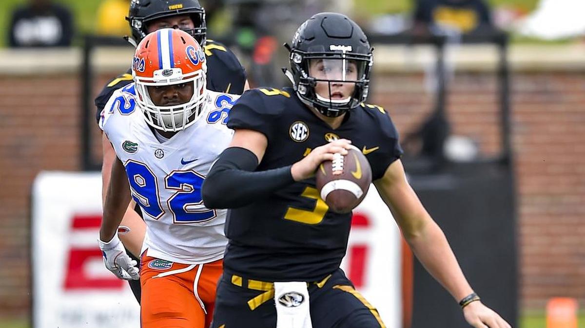 Missouri Tigers quarterback Drew Lock