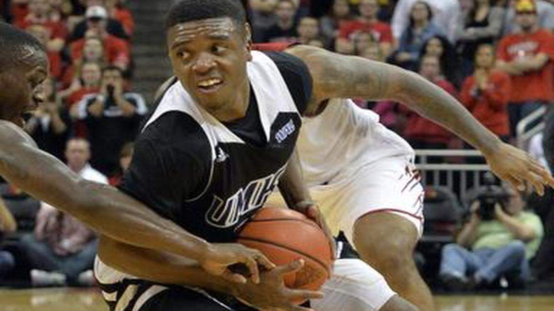 
Last season, Martez Harrison (right) became the first freshman to start a season opener for UMKC since 2008, averaged a team-best 17.2 points and became the program’s first player to win a conference freshman of the year honor.
