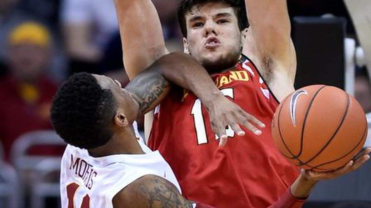 
Monte Morris and Iowa State couldn’t overcome the defense put up by Michal Cekovsky and the rest of the Maryland Terrapins in the chammpionship game of the CBE Classic on Tuesday night at the Sprint Center.
