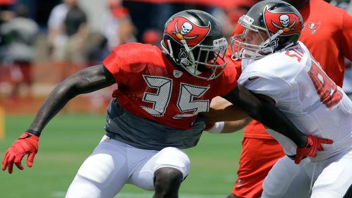 
Safety Kelcie McCray (left) was traded from Tampa Bay to the Chiefs on Thursday.
