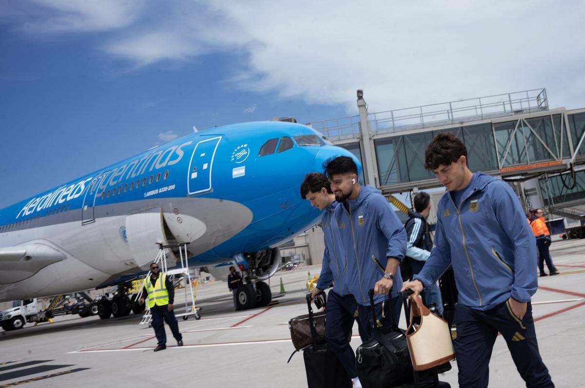 Members of Argentina’s national football team arrive at Kansas City International Airport in Kansas City, Missouri, on May 31, 2026, to set up camp ahead of the FIFA World Cup.
