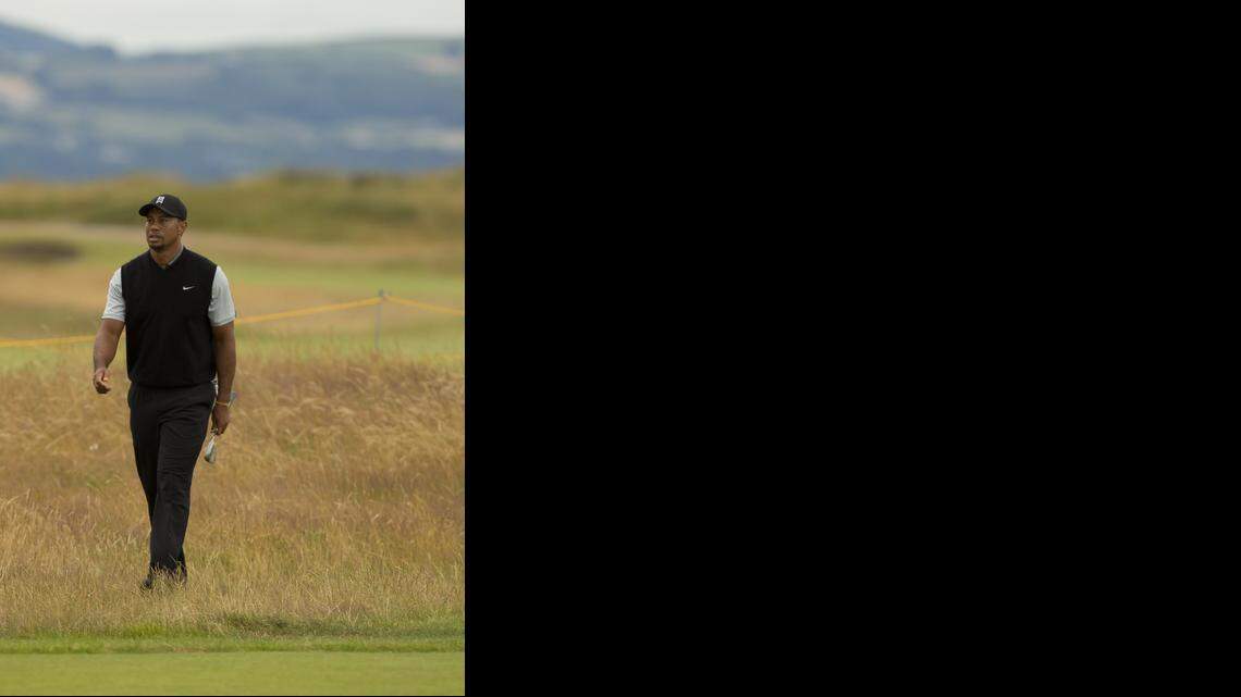 
Tiger Woods of the US walked towards the 16th green during a practice round on Saturday at Royal Liverpool Golf Club.



