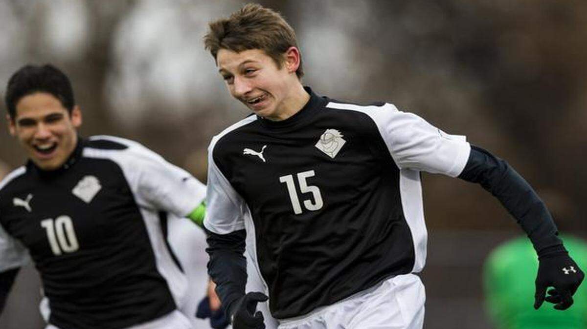 
Goals by Matthew Bruce (right) and Pedro DeCastro were enough for Barstow to beat Canton at Blue Springs High School and bring a Missouri Class 1 state championship to Barstow. 

