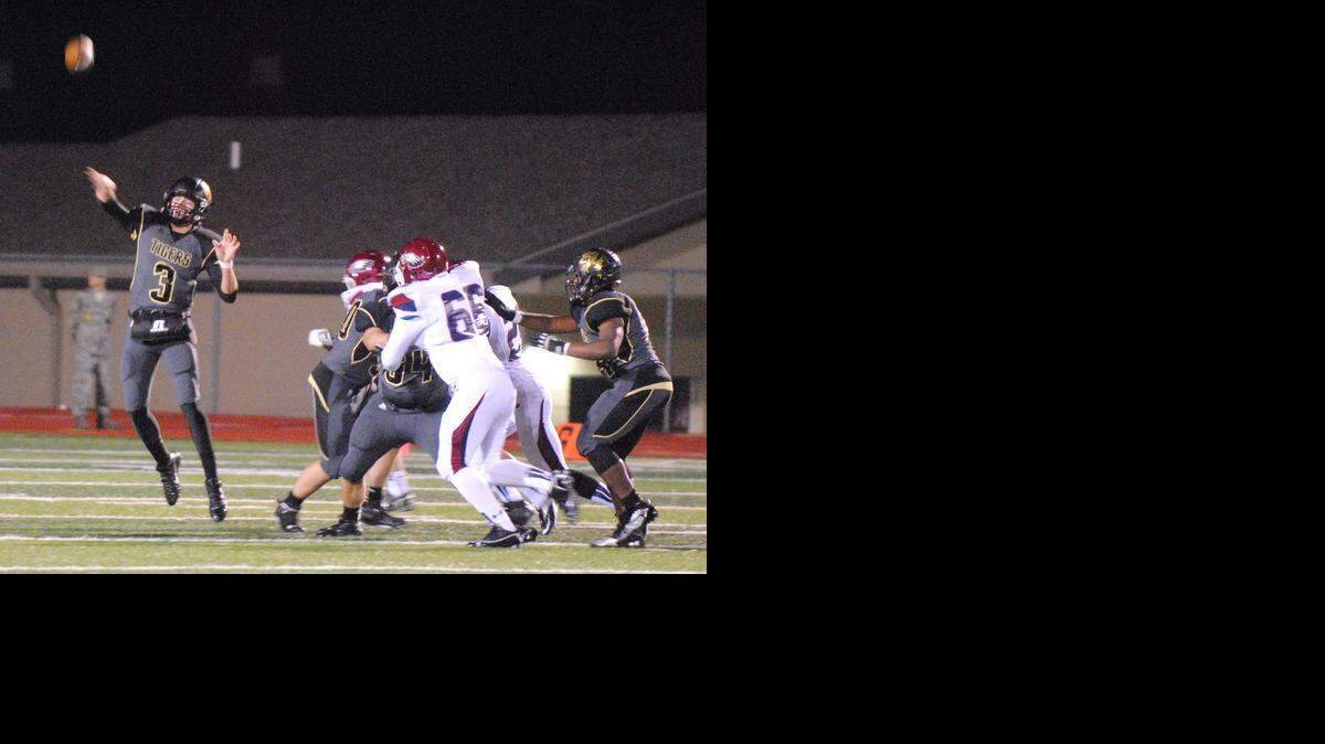 
Lee's Summit quarterback Drew Lock has been hard to slow down. Lee’s Summit takes on Blue Springs on Friday.


