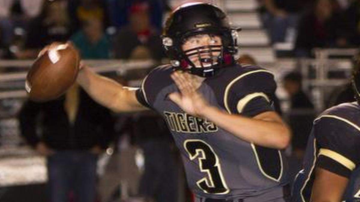 
Lee’s Summit quarterback Drew Lock.
