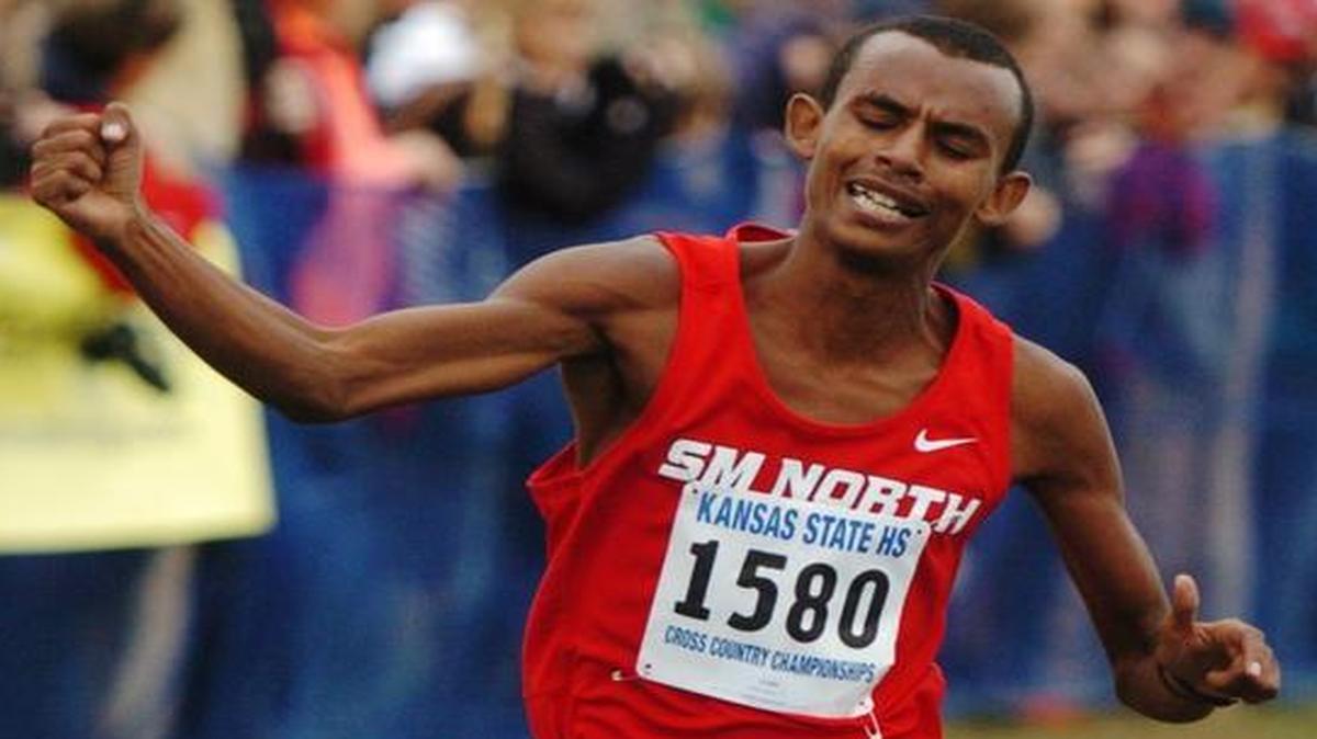 Shawnee Mission North’s Bekele Akalu, a senior who had not run before this season, won the Kansas Class 6A boys cross country championship Saturday, completing the course at at Rim Rock Farm in Lawrence in 15 minutes, 43.4 seconds.
